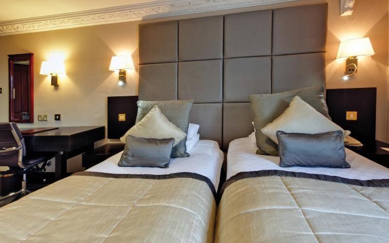 Grange White Hall Hotel London Room photo